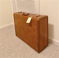 Vintage Samsonite Schwayder Bros Suitcase (no key)