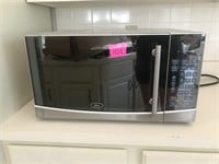 Oster Microwave (works)