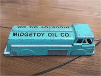Vintage Die cast Midgetoy Oil Company truck 6”