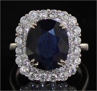 14kt Gold 8.41 ct Oval Sapphire & Diamond Ring