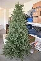 LARGE CHRISTMAS TREE & BOX ! -GA