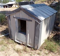 METAL-SIDED DOG HOUSE FOR LG DOG
