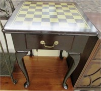 Cherry Checker Table / Elelctric Radio