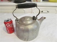 Wagner Ware Colonial Tea Kettle, 3 Qts, Sidney