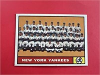 1961 Topps New York Yankees Team Card #228