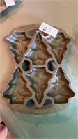 Cast iron baking mold