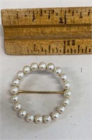 14k pendant w/pearls(?)