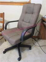 Clean office roller chair (fabric upholstery) nice