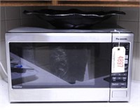 Lot #4897 - Panasonic stainless microwave and