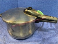 Fagor 6L pressure cooker (stovetop-induction)