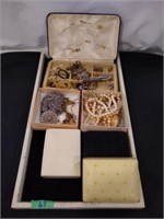 Lot unsorted jewelry and case FAUX pearls brooches