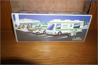 Hess Recreational Van  NIB   1998