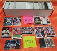 351 - BOX OF MIXED BASEBALL TRADING CARDS (A187)