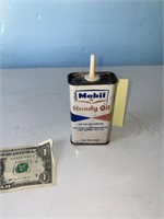 Mobil handy oil can