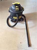 Stanley 4HP 10 Gallon Vacuum