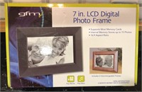 B3)   GFM 7” LCD Photo Frame