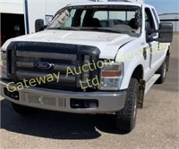 Damaged 2009 Ford F-250 Super Cab with 100242 Kms