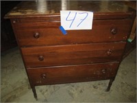 3 DRAWER VINTAGE CHEST OF DRAWERS ON WHEELS