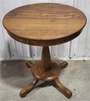 (L) Round Accent Table Appr 24"x24”x25.5”