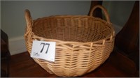 20 IN HANDLED WICKER BASKET