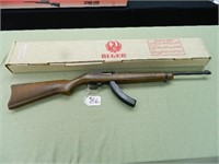 Ruger Model 10/22, 22 cal LR Carbine with Clip,