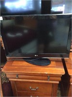 32 inch LG flatscreen TV