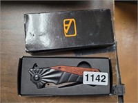 KNIFE NEW WITH CASE
