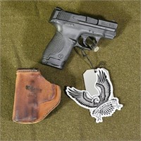 Smith and Wesson M&P 40 Shield