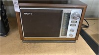 Vintage Sony FM/AM Radio