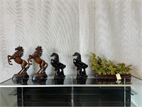 Carved Horses 5 Pieces - 2 Pairs, Green Herd