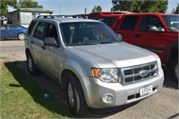 2008 FORD ESCAPE ! AWD !   NEW TIRES !
