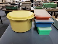 (4) PCS. TUPPERWARE WITH LIDS(