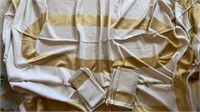 Gold Accent Table Cloth & Napkins