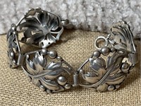 Sterling Silver Linked Bracelet w/ Leaf Motif