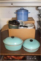 Lot 123: Large Kitchen Related Lot #2 Club Dishes
