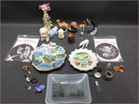 Assorted decorative miniatures.