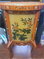 Nice small table/cabinet