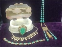 Agate Jewelry Box With Beautiful Vintage Jewelry.