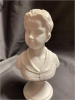 Lot of 2 Small Busts