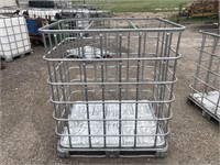 Metal tote cage