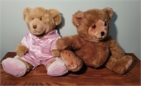 Kamar and Build-a-Bear teddy bears.