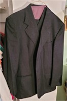 Museo Ruffini 3-piece suit. Size 40R. Pants 34R.