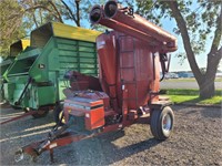 Case IH 1250 grinder mixer