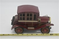 BATTERY OPERATED TIN LITHO CAR