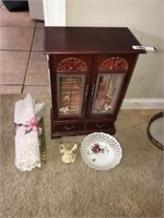 Cherry Jewelry Case & Decor in Group