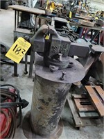 HOLLANDS 4" VISE WITH STAND