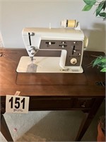 Singer Sewing Machine with Cabinet (LR)
