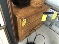WOOD DRESSER WITH 3 DRAWERS