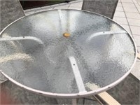 OUTDOOR TABLE WITH CLEAR TOP & 4 CHAIRS
