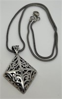 (LG) Sterling Silver Necklace and Pendant
